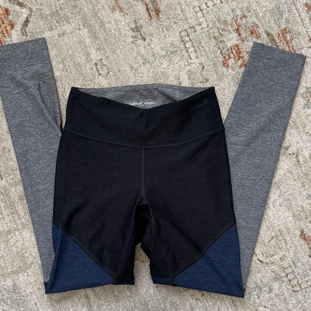 Outdoor Voices Black, Blue and Gray Leggings